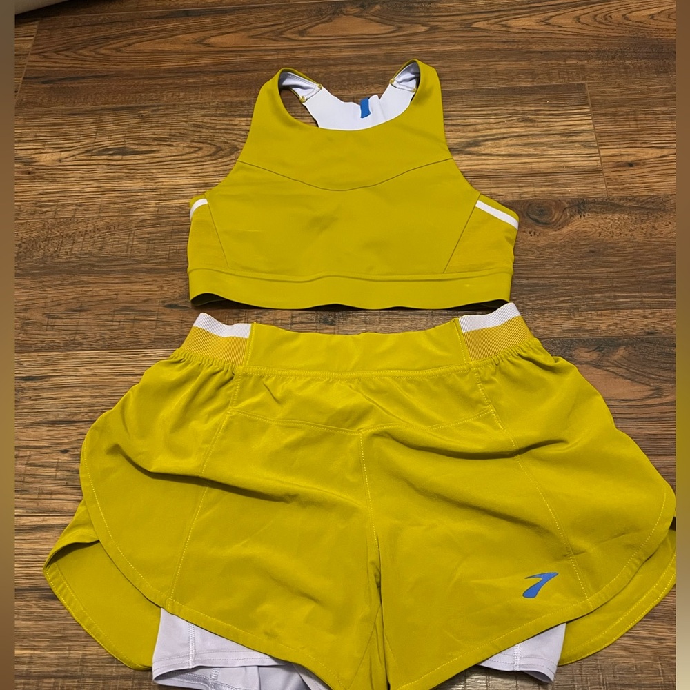 Brooks running matching set